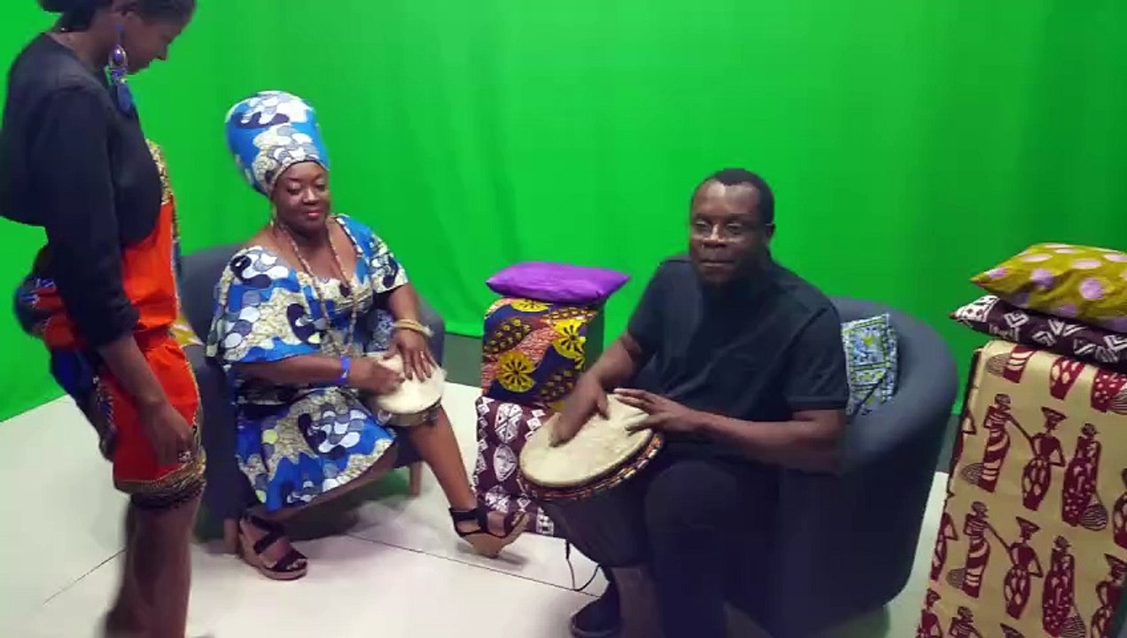 Sortons les vieux dossiers #dossiers #vieuxdossiers #danseafricaine #danseuse #studio #musiqueafricaine