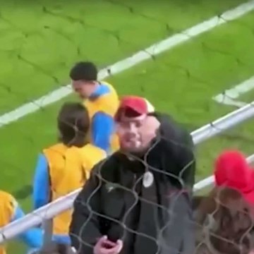 Torcedores do Estudiantes imitam macacos em jogo contra o Grêmio pela Libertadores; veja vídeo