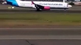 Un avion perd une roue au décollage