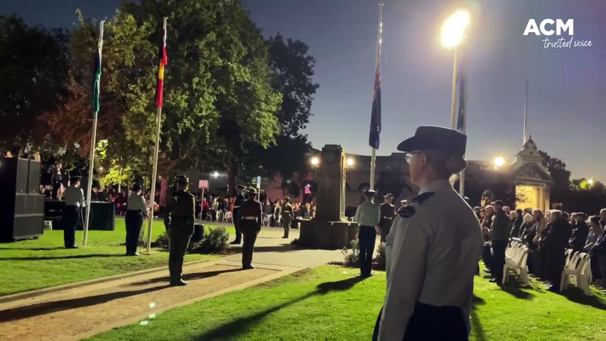 Thousands of residents attended the Anzac Day Dawn Service in Wagga on Thursday.