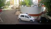 Mulher tem carro roubado em bairro nobre de Salvador