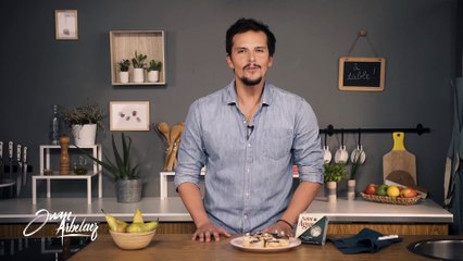 Roses de poire feuilletées au fromage bleu