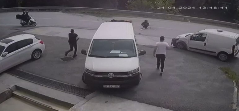 Ümraniye’de kaza yapan araca motosikletli kurye çarptı: 2 yaralı