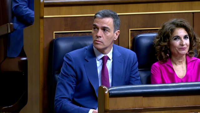 El PSOE apoya en bloque a Sánchez y la oposición le pide explicaciones