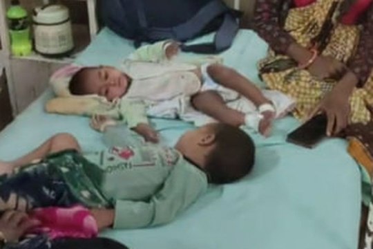 शिशु अस्पताल का हाल; 1 ही बेड पर दो-तीन बच्चे भर्ती, दुकानों से खरीदना पड़ रहा पीने का पानी