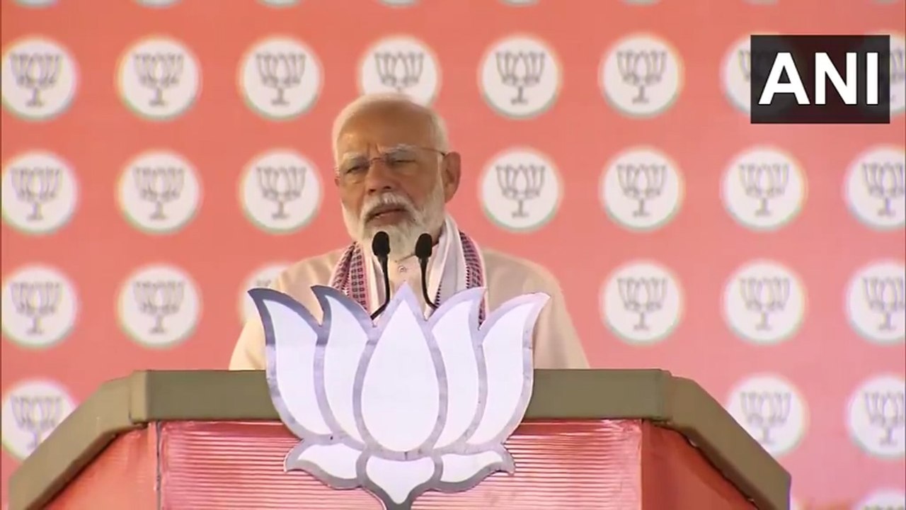 Congress একটি উন্নয়ন বিরোধী দল: Narendra Modi | Oneindia Bengali