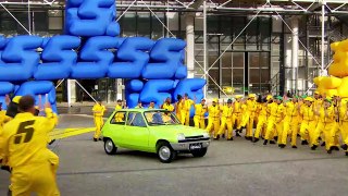 La Renault 5 fait le show au Centre Pompidou à Paris
