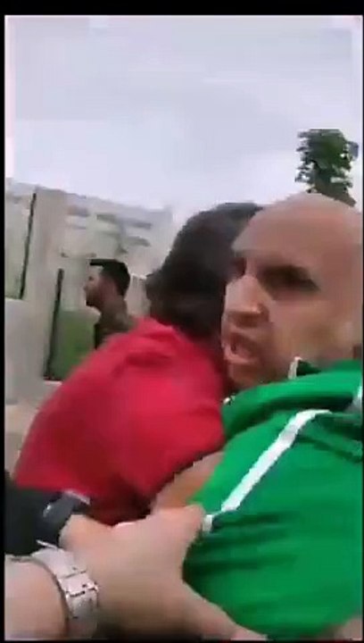 CHP'li ve AKP'li belediye çalışanları birbirine girdi: AKP'li belediye meclis üyesi "imdat polis" diyerek kendini yerlere attı