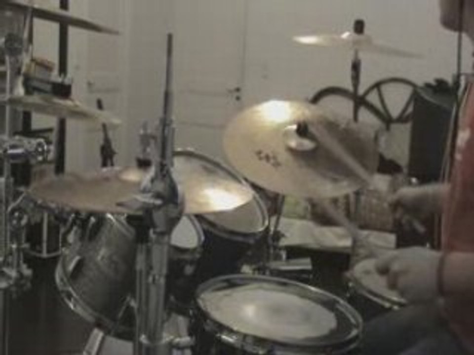 Lonely Day à la batterie