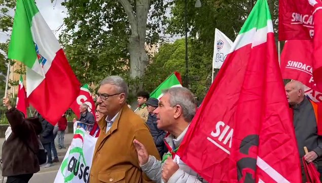 Tanti striscioni hanno invaso la via Libertà e la via Ruggero Settimo per il corteo del 25 Aprile