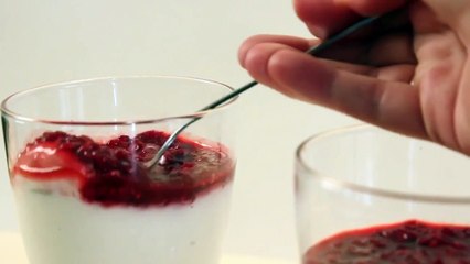 Panna cotta fromage blanc 0% vanille coulis de framboise