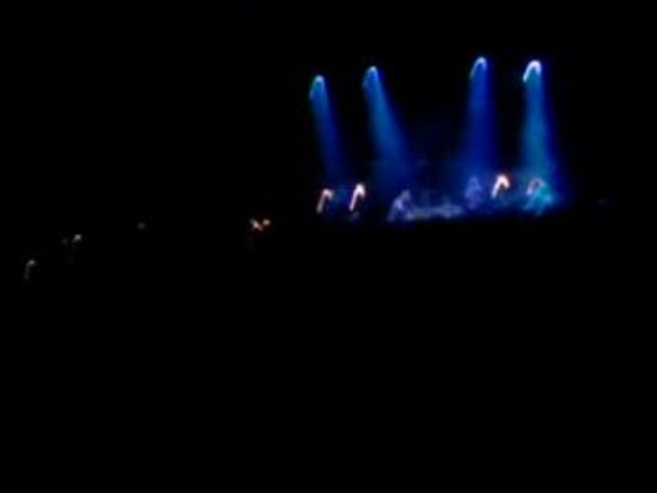 Marco qui chante. Magnifique chanson ^^