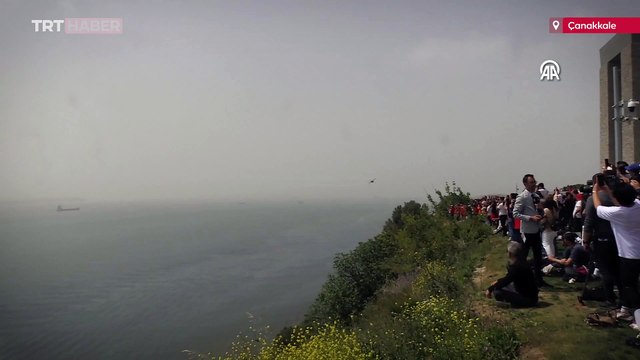 SOLOTÜRK, Şehitler Abidesi semalarında gösteri uçuşu yaptı