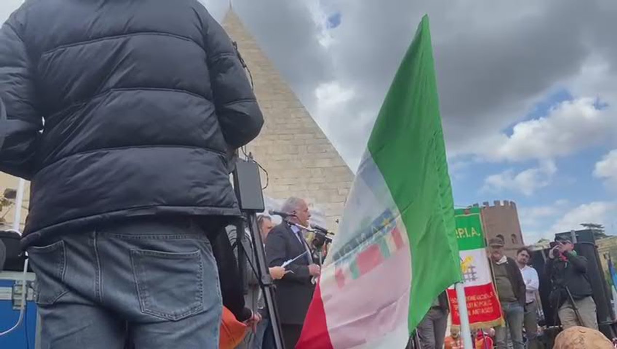 25 aprile, padre Salis: "Sia ultimo con Ilaria in carcere" - Video