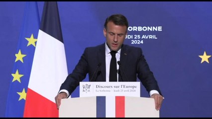 Macron: L'Europa rischia di indebolirsi e potrebbe morire