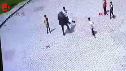 Dron operatörü, 23 Nisan kutlamalarında öğrenciyi tekmeledi