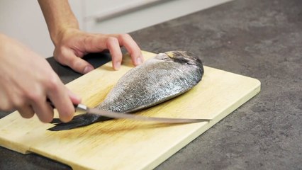 Lever un filet de poisson