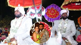 Arti Singh Wedding: घोड़ी पर चढ़कर, सिर पर सेहरा बांधकर, Dipak Chauhan लेकर आए बारात! Baraat Video