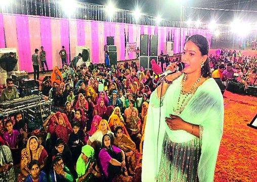 भक्तों ने अखंड ज्योत प्रज्वलित कर माता को रिझाया ..... देखें वीडियो