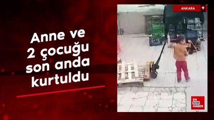 Anne ve 2 çocuğu, dolmuşun altında kalmaktan son anda kurtuldu