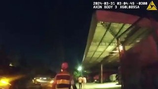 Câmera corporal de policial mostra momento em que o motorista do Porsche e a mãe são liberados após acidente