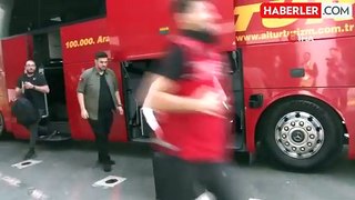Galatasaray, Adana'ya gitti Wilfried Zaha, kamp kadrosunda yer almadı
