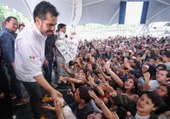 Con gritos de rechazo y de respaldo, reciben a Máynez en la UAM Xochimilco