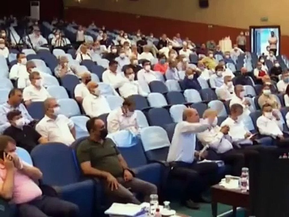 Vahap Seçer'den MHP'li isme gündem olan torpil eleştirisi: Ülkü ocakları, türkü ocakları diye parti elemanlarını belediyeye doldurmuşsunuz, yok öyle!Sn4