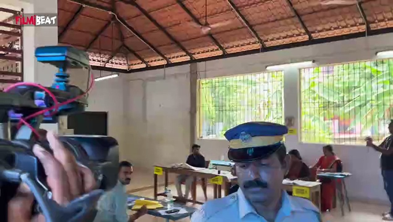 Dileep Cast His Vote At Aluva | ആലുവയിൽ ഒറ്റയ്ക...