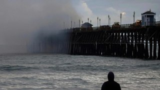 Großbrand! Berühmter Holzpier an der US-Westküste in Flammen