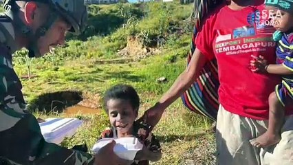 Indonesian Army Distributes Women’s Clothes, Gives Out Free Medical Services