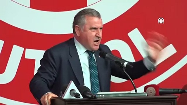 Gençlik ve Spor Bakanı Osman Aşkın Bak: Futbol Gelişim Projesi kapsamında konulan hedeflere adım adım ilerliyoruz