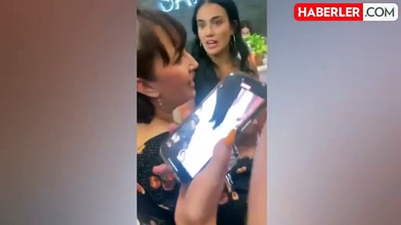 Eteği çok kısa olan genç kıza tepki göstermek için kızın eteğini aşağı çeken kadın, büyük tepki çekti