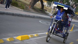 ¿Qué entidad regula a los bicitaxis en Colombia?