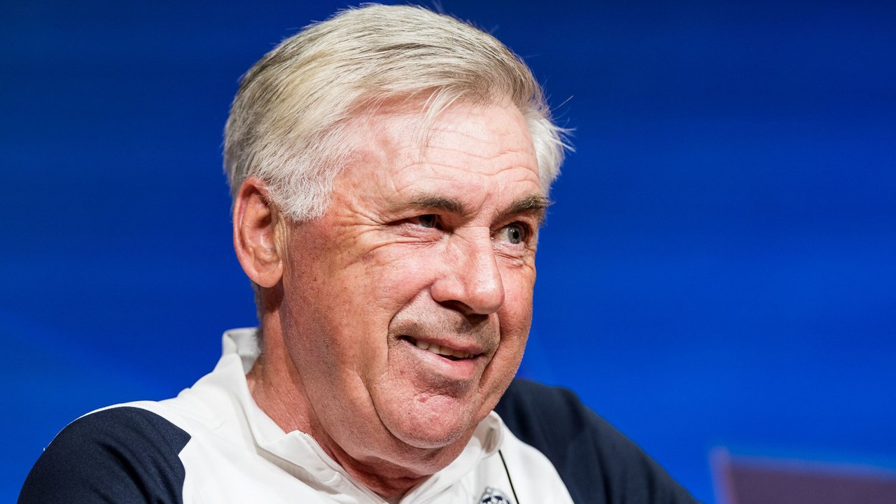 Ancelotti lacht und entschuldigt sich: 'Ich habe Deutsch vergessen'