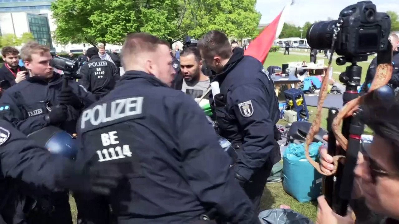 Polizei räumt Gaza-Protestcamp vor dem Kanzleramt