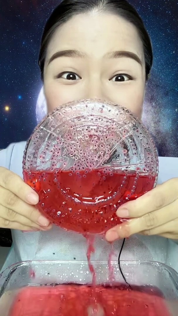 ⁣Asmr Eating ice eating supper delicious  ASMR