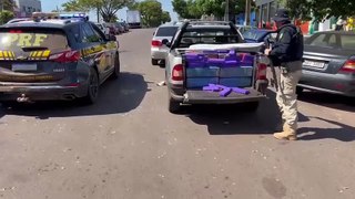 Homem é preso pela PRF com meia tonelada de maconha em Cruzeiro do Oeste
