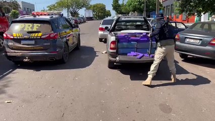 PRF apreende mais de meia tonelada de maconha em picape rebocada