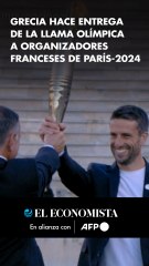 Grecia hace entrega de la llama olímpica a organizadores franceses de París-2024