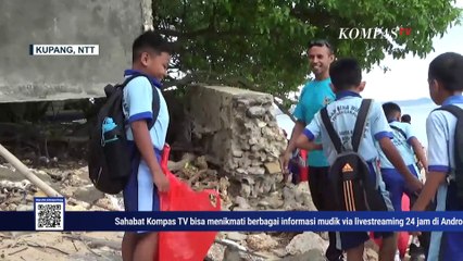Peduli Kebersihan Lingkungan, Siswa di NTT Pungut Sampah Pantai Pasar Panjang!
