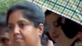 Alia Bhatt Video: 33 डिग्री की भीषण गर्मी में आलिया भट्ट बेटी राहा के साथ क्यों भटक रहीं हैं सड़कों पर?