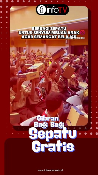 Gibran Bagi-bagi Sepatu Gratis