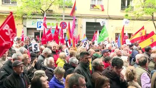 Dirigentes, militantes y simpatizantes del PSOE cierran filas con Sánchez en Ferraz