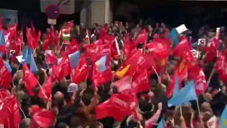 Simpatizantes del PSOE corean 'Quédate'