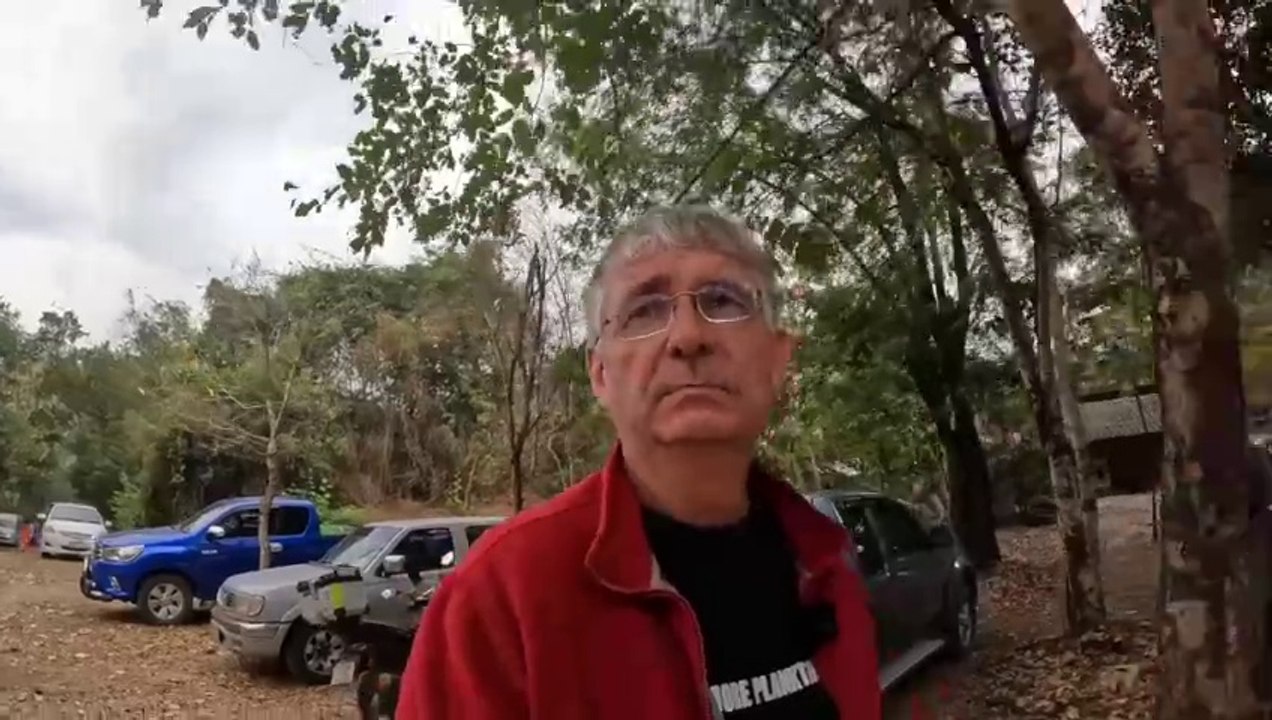 10 KG Gold, so viel möchte das Kloster sammeln um einen goldenen Buddha zu erschaffen.