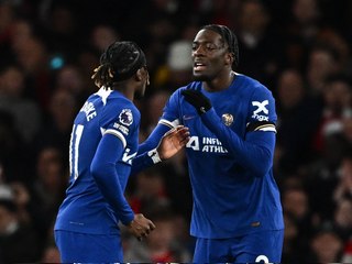 تشلسي ضيفاً على أستون فيلا