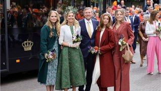 GALA VIDEO - Máxima et Willem-Alexander des Pays-Bas entourés de leurs trois filles : ce beau cliché de famille dévoilé