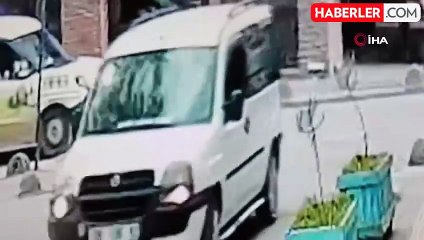 Ehliyetsiz sürücü köpeği ezdi ve kaçtı