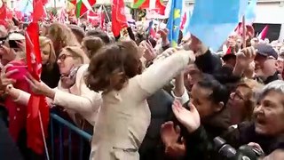Los dirigentes políticos muestran su postura sobre Sánchez ante las manifestaciones de Ferraz